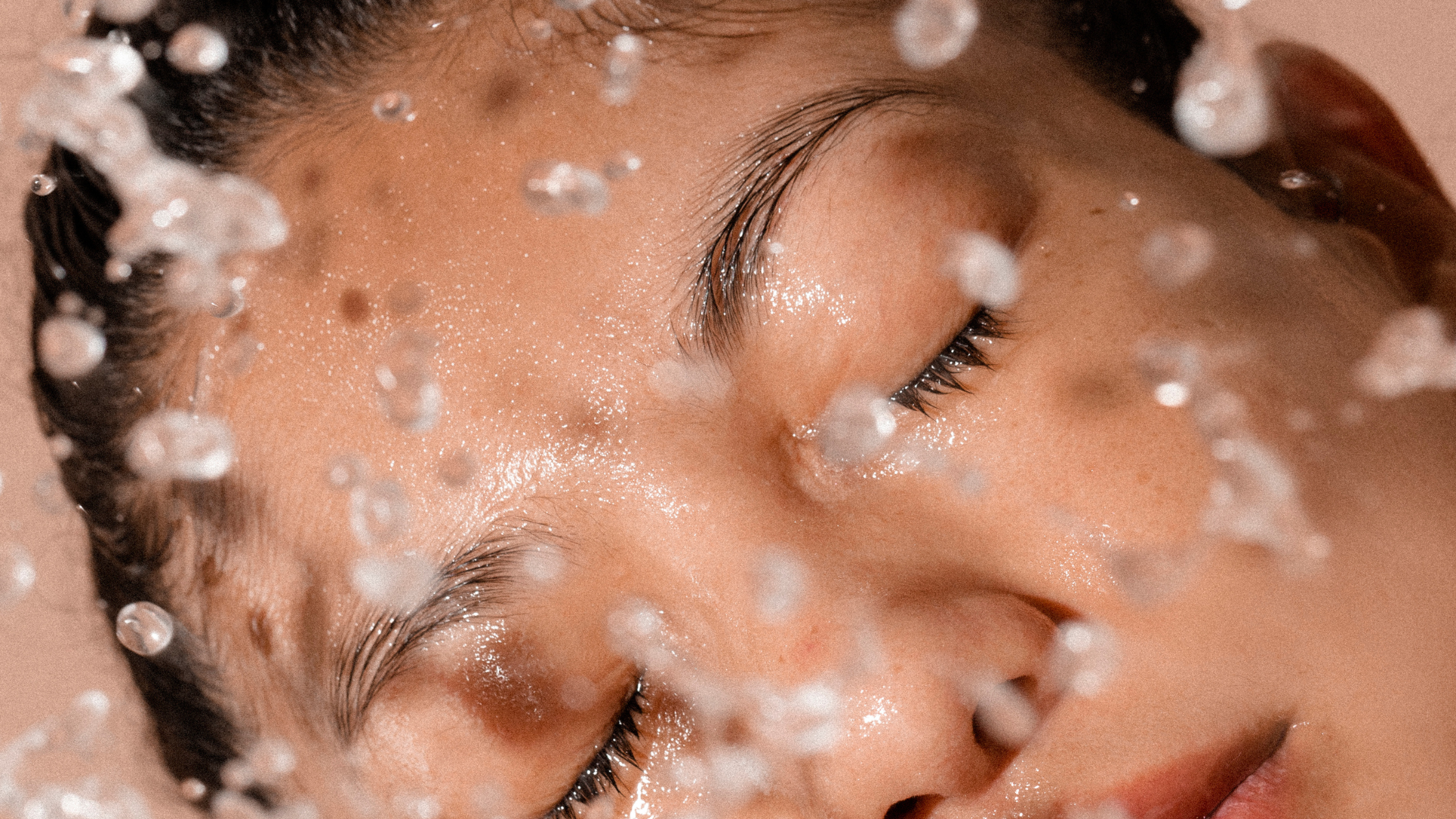 Discover your skin's perfect match. Learn how to choose the best cleanser for your skin type with our quick and comprehensive guide and get glowing ASAP. 